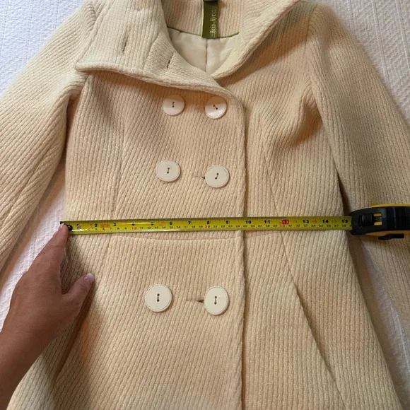 Double breasted pea coat can be worn with or without belt. Fits smaller- 2-4 - Picture 5 of 9